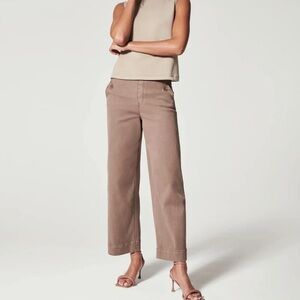 SPANX® Stretch Twill
Cropped Pant
Smoke / Petite / L